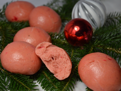 Boules de Noël pain-pin, branches de sapin, boules de pain