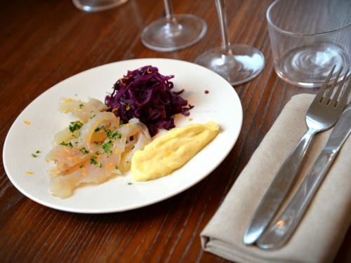 gravlax de tacaud,kimchi de chou rouge et aïoli de gratien mols-sabatier,chef de kairos à hellemmes,la cocotte,la voix du nord,gratien mols-sabatier,bistrot kairos à hellemmes